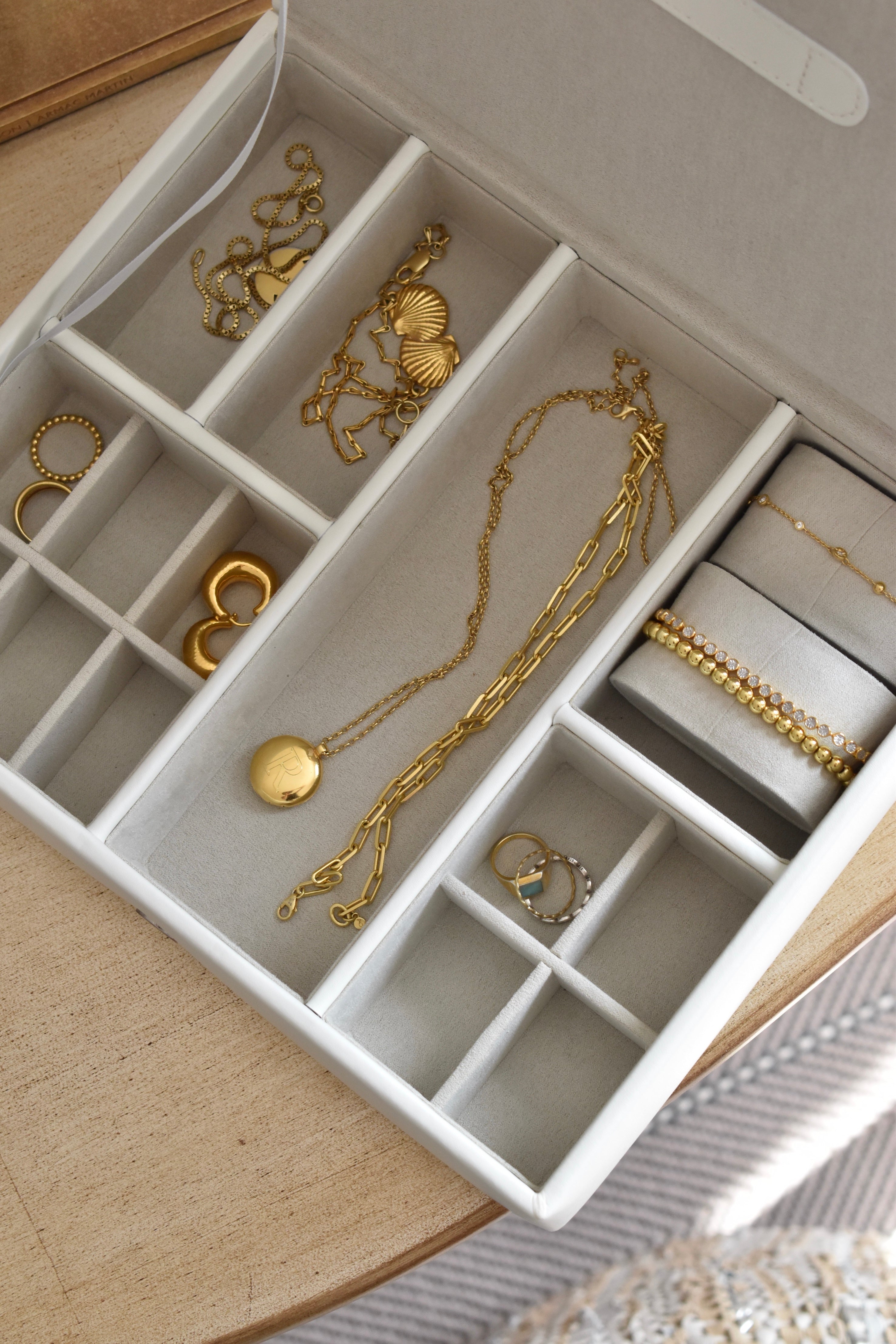 jewellery Box in ivory