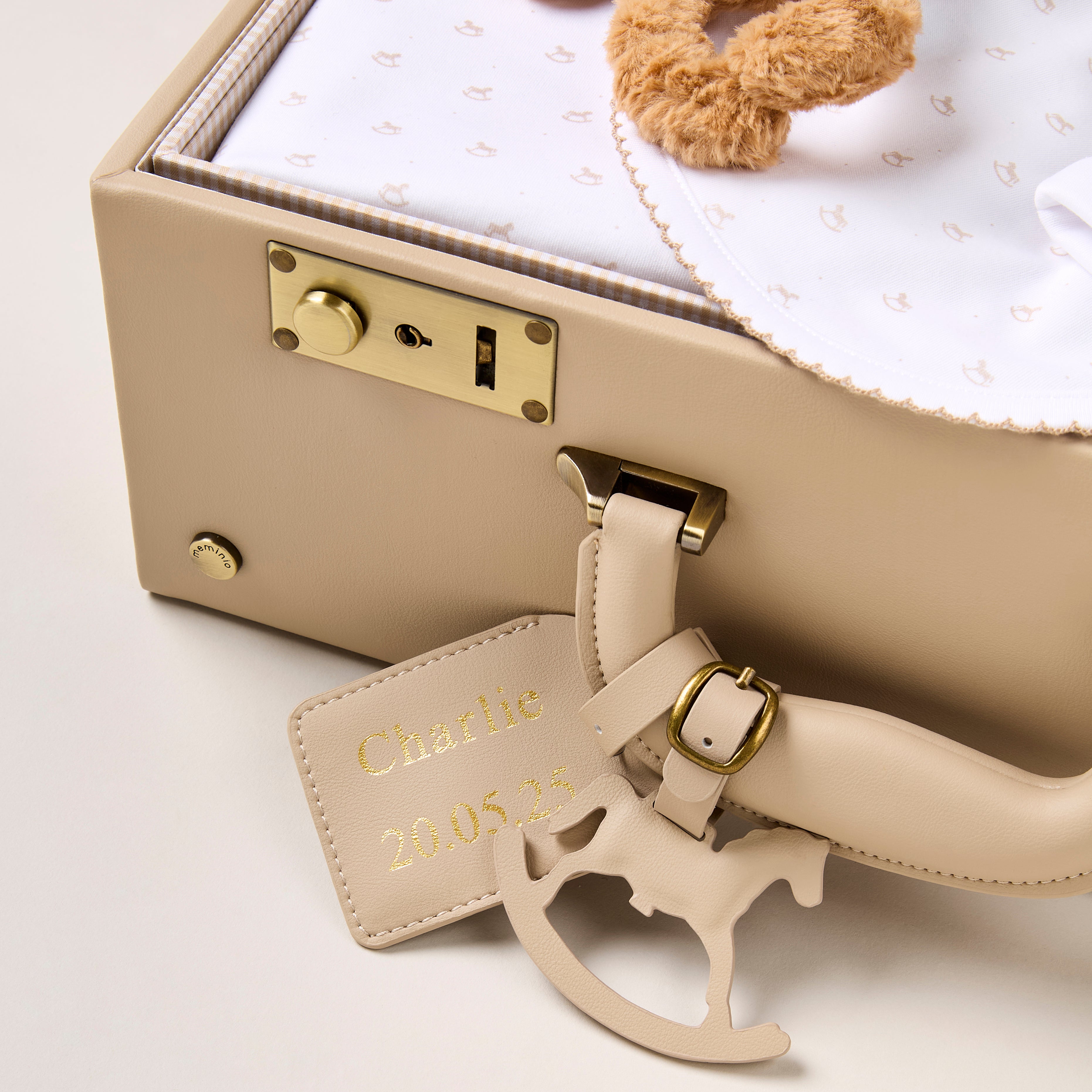 oat memory keepsake case x blue almonds gift set in beige