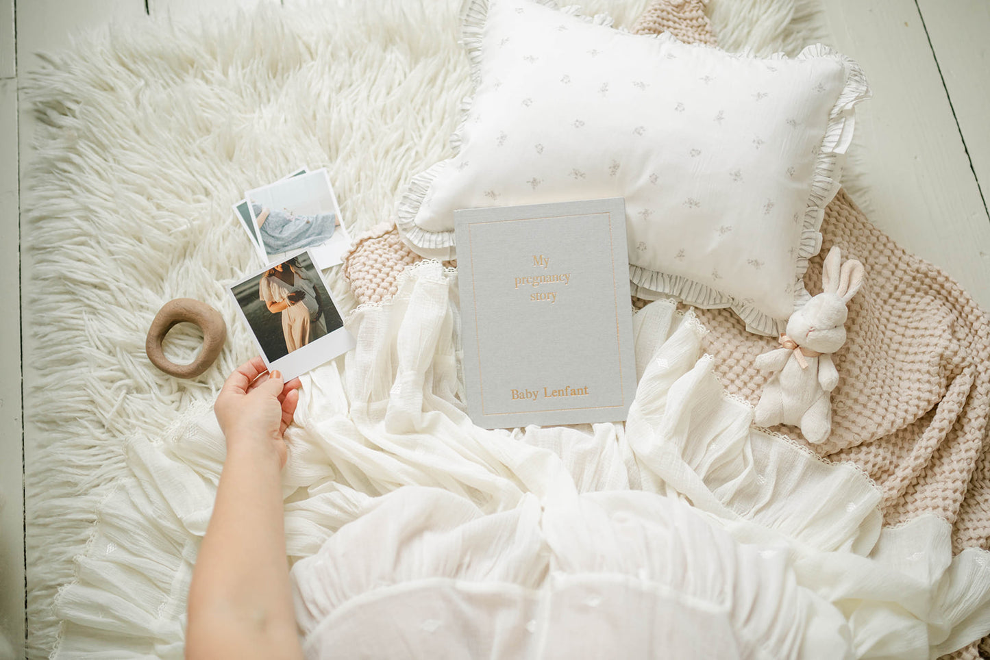 my pregnancy story in grey, a memory book for your pregnancy journey