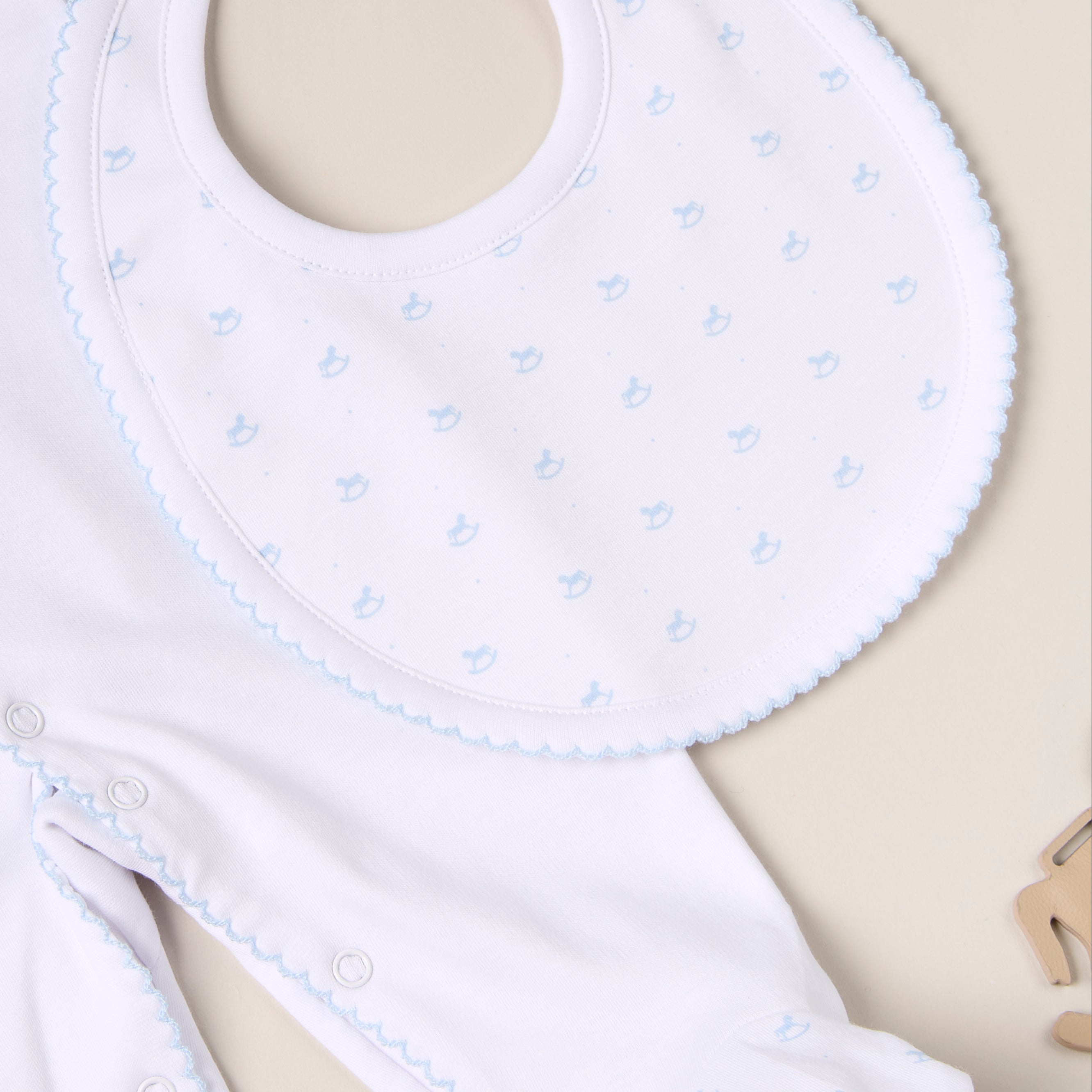 oat memory keepsake case x blue almonds gift set in blue