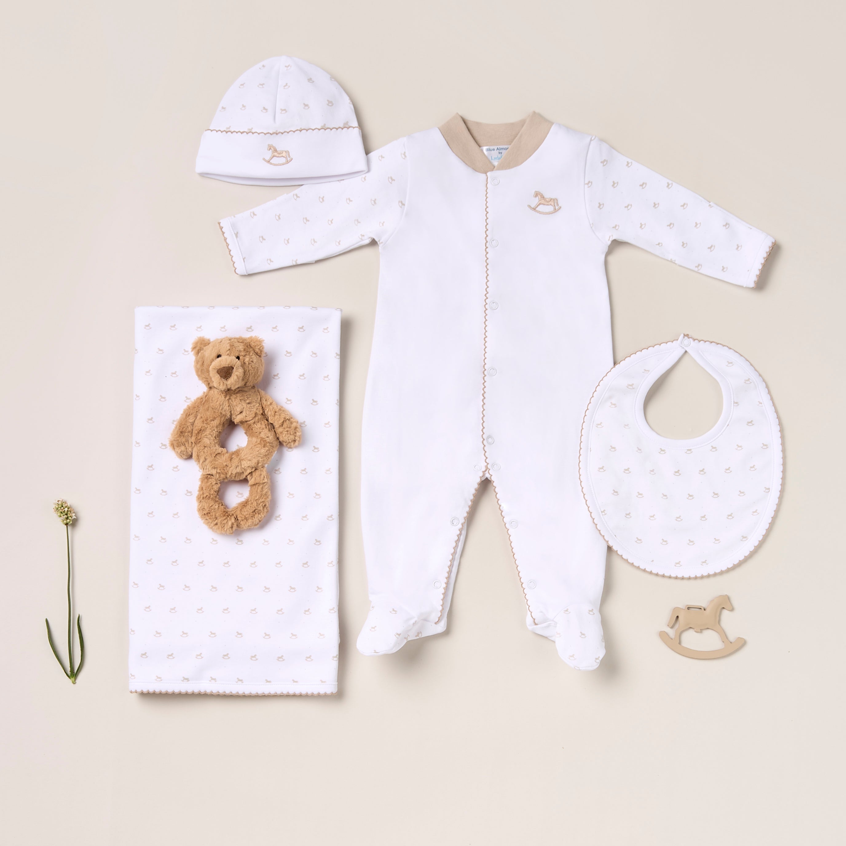 oat memory keepsake case x blue almonds gift set in beige