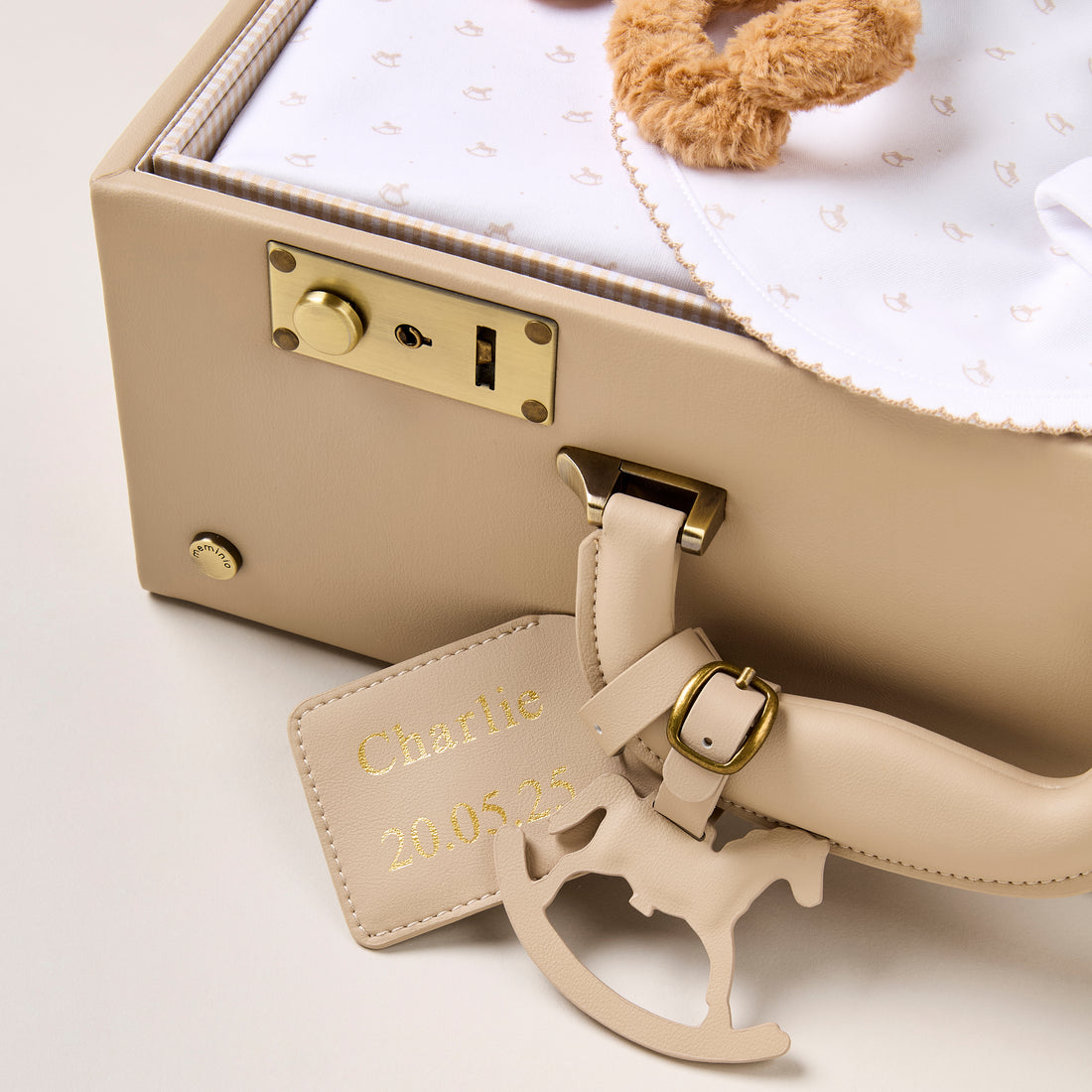oat memory keepsake case x blue almonds gift set in beige
