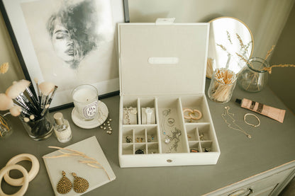 jewellery Box in ivory